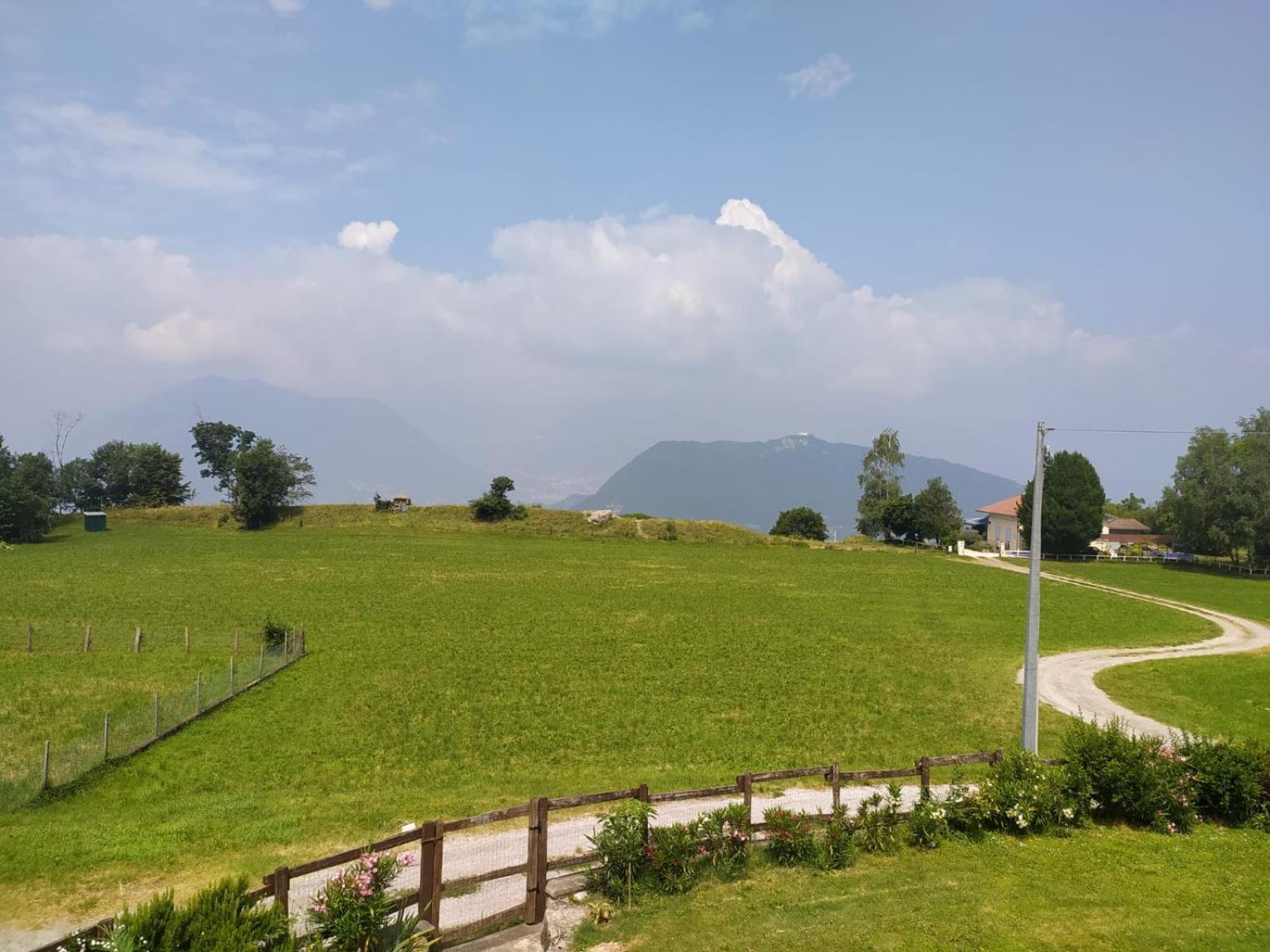 Panoramic Green Valley Сулцано Екстериор снимка